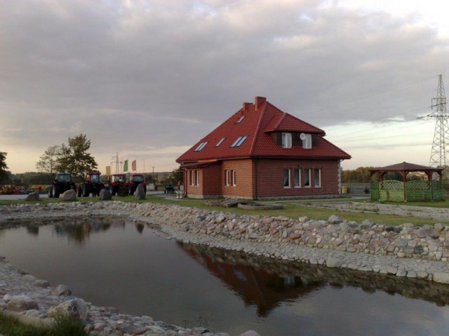 dom wolnostojący, 8 pokoi Kartuzy, ul. Kościerska. Zdjęcie 1