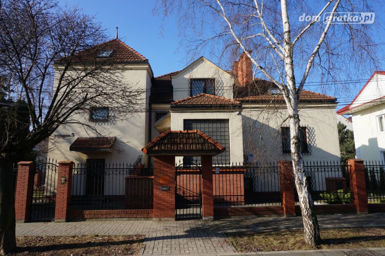 dom wolnostojący, 20 pokoi Warszawa Bemowo, ul. Lustrzana